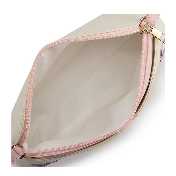 Disney’s Minnie Mouse Crossbody Bag - Picture 3 of 11